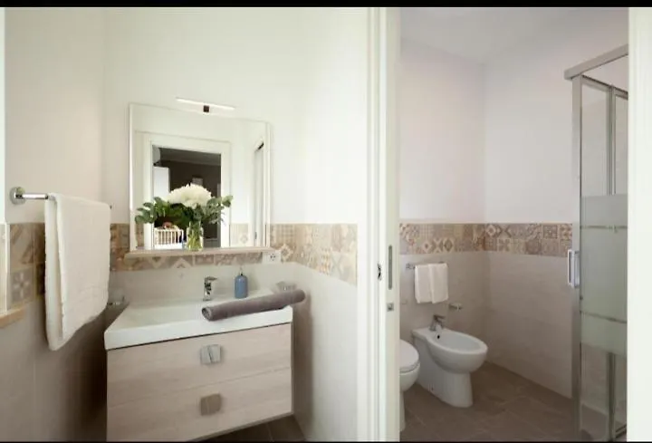 Holiday House Vitruvian Terrasini 0*,